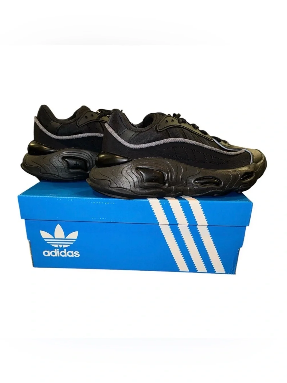 Brand New Adidas Black Oznova